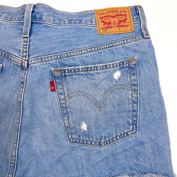 LEVIS 501 Button Fly Coastal Cowgirl Summer Grunge Festival Shorts Raw Hem 30" - Picture 7 of 7